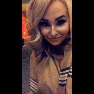 Meet your Posher, Ashley